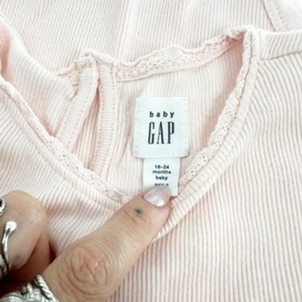 Baby Girl Gap Pink Ribbed Flutter Sleeve‎ Snap Bottom Bodysuit 18-24 Months
